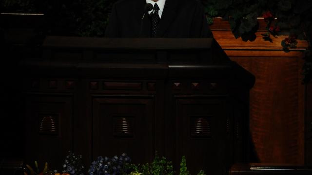 Robert-Hales-Oct-2010-gconf-sa.jpg