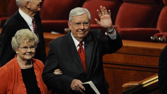 elder-Ballard-newsbio-GC-Oct-2010-with-wife.JPG